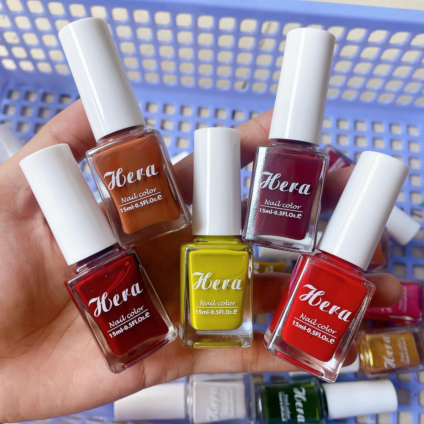 Lilian Beauty xả kho nghỉ Tết, Sơn Thường giá siêu mềm. Kho còn vài set 20 chai xả hết cuối năm. Liên hệ Lilian Beauty ngay nhé.